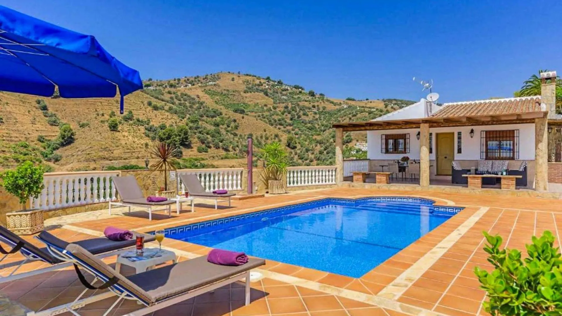 Villa Cortijo Herrero フリヒリアナ